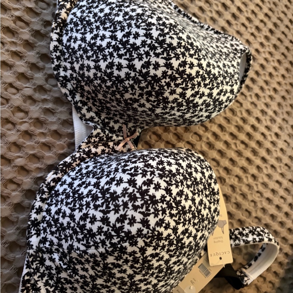 Cacique NWT Black and White Floral Bra